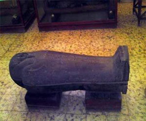   مصر اليوم - استعادة تمثال بنت إخناتون المسروق من متحف آثار ملوي