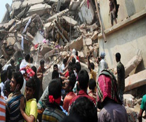 مصر اليوم - عائلات ضحايا مبنى منهار فى بنجلاديش تلجأ للتسول من أجل العيش