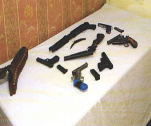 مصر اليوم - القبض على 4 أشخاص بحوزتهم 4 أسلحة نارية في المنيا