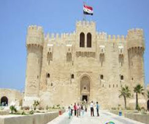   مصر اليوم - وفد رسمي هندي يزور قلعة قايتباي في الإسكندرية ويشيد بمعمارها