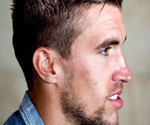   مصر اليوم - اليونايتد يعود لستروتمان ونيفيل يراقبه قبل يناير