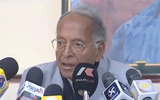   مصر اليوم - رفعت السعيد يقود حزب التجمع للتصويت بـنعم للدستور لتوحيد المصريين