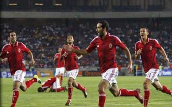   مصر اليوم - الأهلي المصريّ يُكرِّم المغربيّ فرس وجمعية المحمدية تُكرِّم المصريّ أبوتريكة