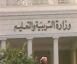   مصر اليوم - وكيل تعليم أسيوط يكشف تزوير عقد لمُعلِّم مساعد مقيم خارج مصر