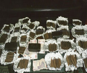 مصر اليوم - أمن الغردقة يضبط 25 قطعة حشيش في حيازة عاطلين