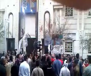   مصر اليوم - إجراءات أمنية مشددة في محيط كنيسة القديسين في الإسكندرية