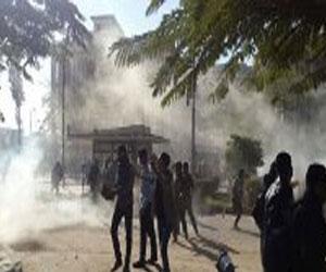   مصر اليوم - اشتباكاتٌ بيّن الأمن وطلاب الإخوان في أسيّوط