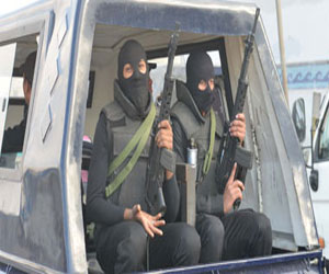   مصر اليوم - القبض على مسجل خطر بحوزته بندقية إسرائيلية بـكوم أمبو