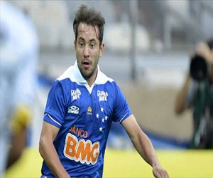   مصر اليوم - ريبيرو يحصد الكرة الذهبية كأفضل لاعب في الدوري البرازيلي