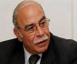   مصر اليوم - درويش يجتمع بوزيري الداخلية والرياضة من أجل انطلاق الدوري المصري