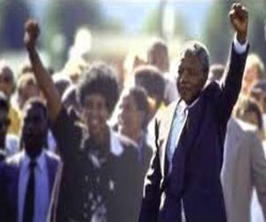   مصر اليوم - مایا أنجیلو تنشد شعراً في رثاء ماندیلا