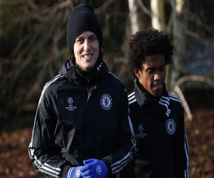 مصر اليوم - ديفيد لويز مدافع تشيلسي يقترب من برشلونة