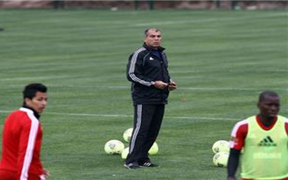   مصر اليوم - يوسف يفكر في إستراتيجية  الدفع بربيعه بدلا من جمعة أمام جوانجشو الصيني