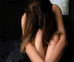   مصر اليوم - فتاة تتهم زوج شقيقتها باغتصابها تحت تهديد السلاح