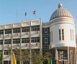   مصر اليوم - القبض على موظف بجامعة الفيوم يبيع شهادات التخرج