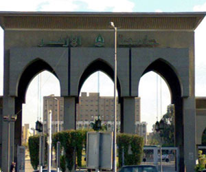   مصر اليوم - طالبات أزهريَّات في سوهاج يتظاهرن أثناء طابور الصَّباح