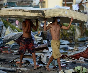   مصر اليوم - حصيلة ضحايا الإعصار هايان بالفليبين تتخطى الـ6 آلاف قتيل