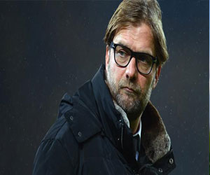 مصر اليوم - مدرب دورتموند سعيد بتألق لاعبيه