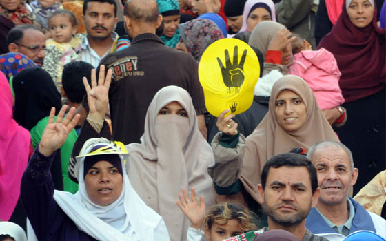   مصر اليوم - تواصل تظاهرات أنصار الإخوان رغم الأمطار والبرودة في الإسكندريَّة