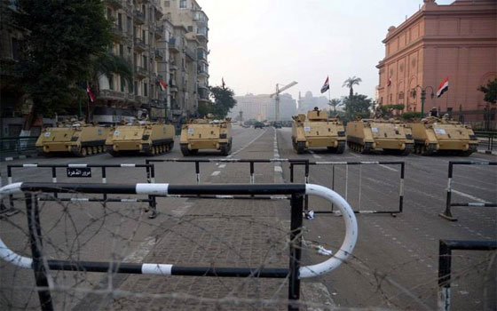   مصر اليوم - إجراءات أمنية اعتيادية في ميادين مصر الرئيسية قبل انطلاق تظاهرات الإخوان