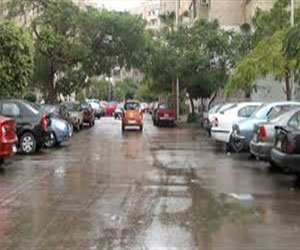   مصر اليوم - سقوط أعمدة إنارة وأمطار تُعِيق حركة السيَّارات في سيناء