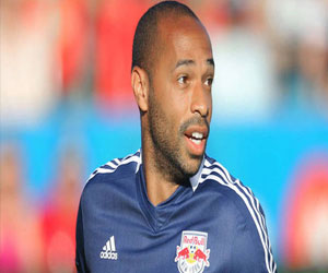 مصر اليوم - تيري هنري يدعم ريبري للفوز بالكرة الذهبية