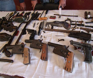   مصر اليوم - قوات الأمن تضبط 115 قطعة سلاح ناري وتدمر 10 بؤر إجرامية