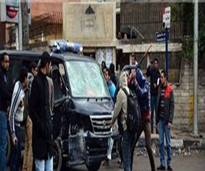   مصر اليوم - الإخوان يحطمون سيارة شرطة في قنا والأمن يلقي القبض على 12 متظاهرًا