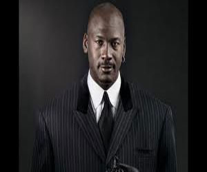   مصر اليوم - حذاء رياضي لمايكل جوردان يباع بسعر قياسي