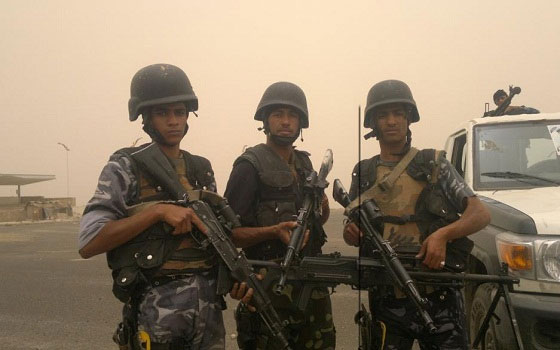   مصر اليوم - الأحمر يوقف قرارات صدرت بإقالة قيادات عسكريّة وهادي يلتزم الصّمت