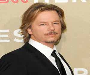 مصر اليوم - نجم الكوميديا الأميركي ديفيد سبايد مدير الأعمال