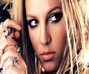   مصر اليوم - زوج بريتنى سبيرز السابق ينتظر طفله السادس