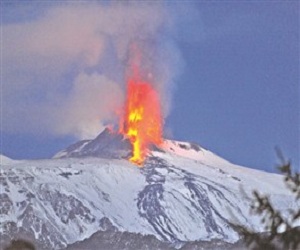   مصر اليوم - فوران جديد لبركان إتنا جنوب إيطاليا