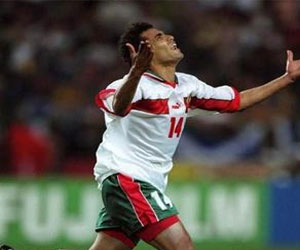 مصر اليوم - بصير صلاح الدين يزور بعثة الأهلي قبل التحرك لستاد أغادير