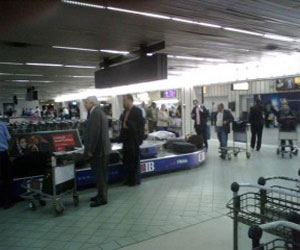   مصر اليوم - ضبط 19 راكبًا حاولوا السفر بتأشيرات مزورة إلى ليبيا