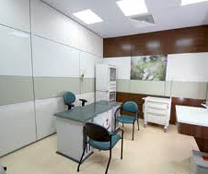   مصر اليوم - محافظ الإسماعيليَّة يناقش معوّقات العمل لشركة المهن الطبيّة