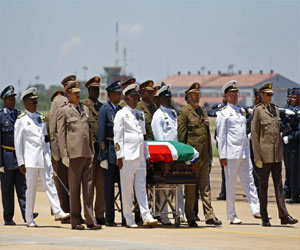   مصر اليوم - دفن جثمان مانديلا في مراسم تأبين تقليدية بمسقط رأسه في قرية كونو