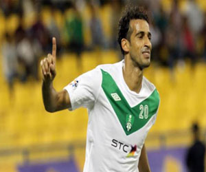   مصر اليوم - العماني عماد الحوسني يشعل الصراع بين النصر والشباب والأهلي