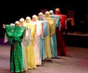   مصر اليوم - الملحفة موضوع الطبعة الثالثة للمهرجان الوطني للزى التقليدي