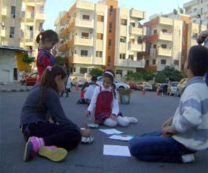   مصر اليوم - نادي الرسم المجاني للأطفال مبادرة جعلت من شوارع طرطوس ورشة رسم مفتوحة