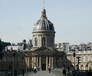   مصر اليوم - انتخاب الكاتب الكندي داني لافريار عضوًا في الأكاديمية الفرنسية