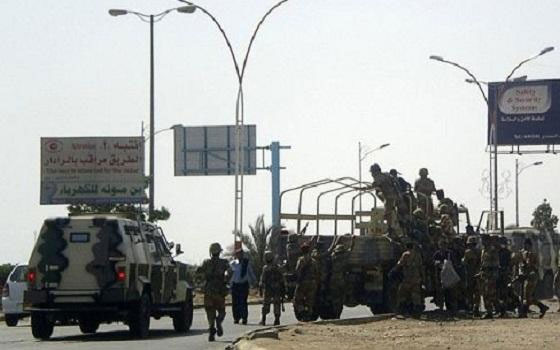   مصر اليوم - حالة استنفار وانتشار غير مسبوق للجيش اليمني لحماية المقرّات الحكوميّة