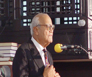   مصر اليوم - الشاعر المصري محمد مغربي يفوز بجائزة البردة العالمية للمرة الثالثة