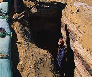   مصر اليوم - ضبط 7 بتهمة التنقيب عن الآثار وبحوزتهم بندقية آلية في قنا