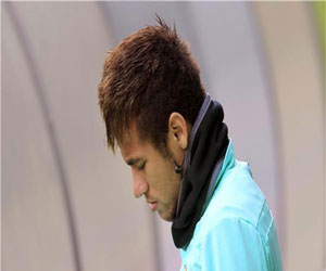 مصر اليوم - القضاء الإسباني يطالب برشلونة بعقود نيمار للتحقيق