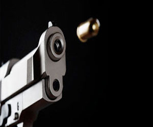   مصر اليوم - جمارك مطار القاهرة تضبط أسلحة نارية وبيضاء مع راكب قادم من زيورخ