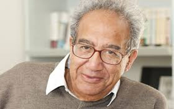   مصر اليوم - الدكتور جلال أمين يحصل على وسام العلوم والفنون من الطبقة الأولى