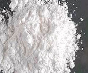   مصر اليوم - ضبط مصري وفرنسية ومغربية تخصصوا في جلب المخدرات بحوزتهم 750 جرام كوكايين