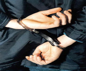   مصر اليوم - القوات المسلحة تلقي القبض على متهم انتحل صفة ضابط وارتدى الزي العسكري