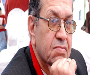   مصر اليوم - فؤاد قنديل يهنئ من تسلموا أوسمة جوائز الدولة وينتظر أن يأتي عليه الدور